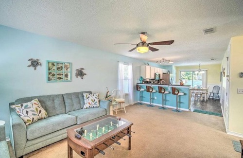 Pensacola House | Perfect Summer Pool House! Sleeps 6 Families Love it!