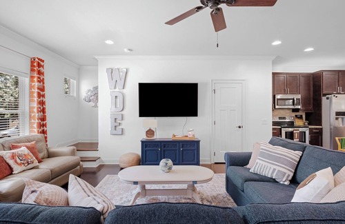 Auburn Condo | Perfect Walkable 2/2.5 Game Day Condo in Auburn with reserved parking!