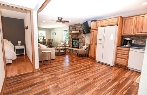 Montello House | Perfect Waterfront Getaway between the Lakes