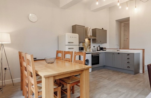 Neath Cottage | Perfect Welsh Long Barn, ideal for families and friends alike.