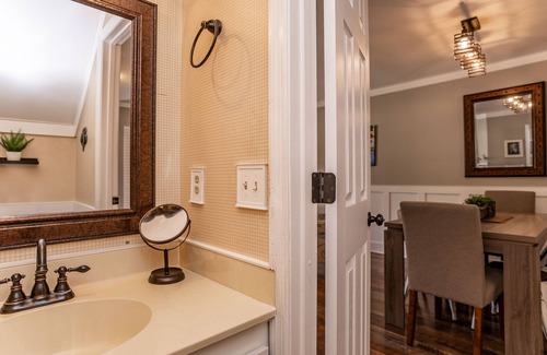 Port Royal House | Perfectly located in center of Port Royal!