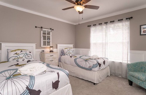 Port Royal House | Perfectly located in center of Port Royal!