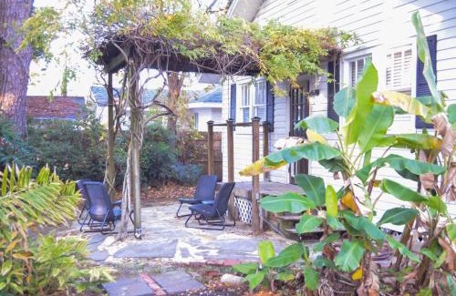 Mobile House | Perfectly Modern Craftsman- close to everything!