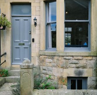 Lancaster House | Period Retreat for 6, explore the Lake District