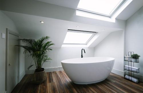 Lancaster House | Period Retreat for 6, explore the Lake District