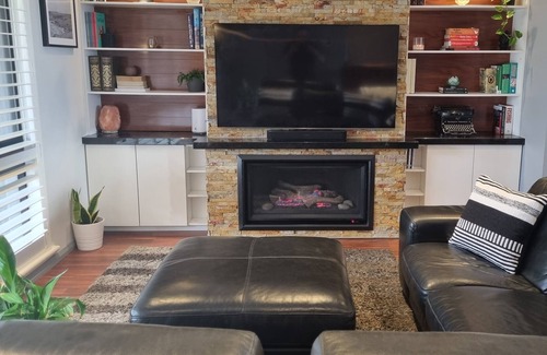 Hallett Cove House | Personal and Private Luxury Tropical Oasis at Intrepid Views