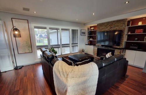 Hallett Cove House | Personal and Private Luxury Tropical Oasis at Intrepid Views