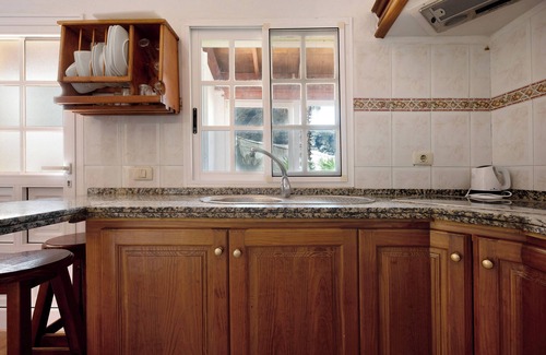 Buenavista del Norte House | Pet-Friendly 'Casa El Cardon B2' with Sea & Mountain View, Terrace & Wi-Fi