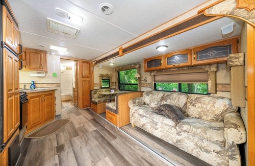 Miller Beach Cottage | Pet-friendly 2BR Camper With Fire Pit & Grill