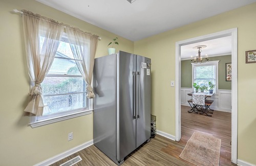 Goose Creek House | Pet-Friendly 3bd Cozy Home with Fully Fenced Back Yard in Goose Creek