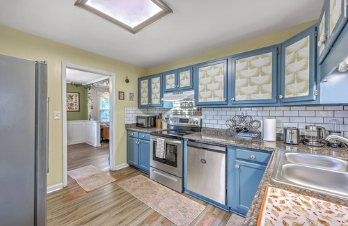 Goose Creek House | Pet-Friendly 3bd Cozy Home with Fully Fenced Back Yard in Goose Creek