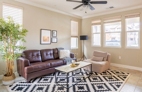 Edenvale Apartment | Pet-Friendly 3BR Home in San Jose + Parking