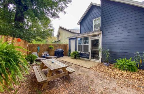 Northeast Pensacola House | Pet-Friendly A-Frame Retreat Near Dtwn and Beaches!
