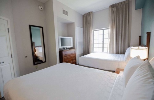 Alpharetta Hotel | Pet-friendly and Spacious 2BR Suite with Kitchen! Free Breakfast, Pets Allowed!