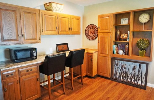 Keene House | Pet Friendly and Close to Local Favorites