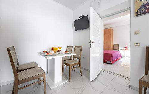 Dubrovacko Primorje Apartment | Pet Friendly Apartment In Dubravica