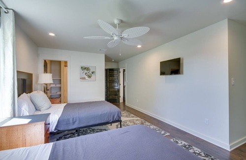 Biloxi Cottage | Pet-friendly Biloxi Getaway < 1 Mi to Beach!