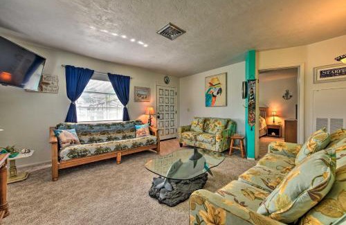 Whitney Beach House | Pet-Friendly Bradenton Home about 3 Mi to Cortez Beach