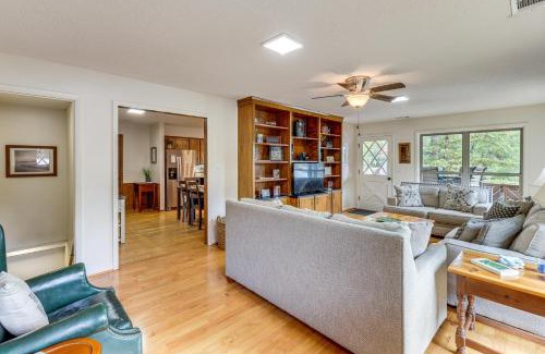 Jacksons' Gap House | Pet-Friendly Cabin with Dock on Lake Martin!