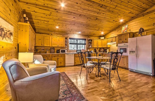 Cabot Cottage | Pet-friendly Cabot Cabin w/Fenced Yard!