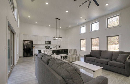 Cotter House | Pet-Friendly Cotter Retreat w/Deck & Gas Grill!