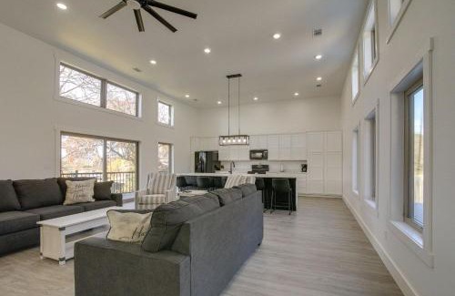 Cotter House | Pet-Friendly Cotter Retreat with Deck and Gas Grill!