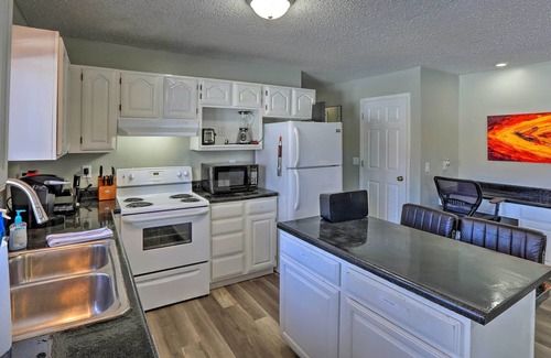 Des Moines House | Pet-Friendly Des Moines Retreat w/ Game Room!