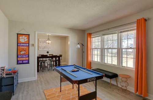 Easley House | Pet-Friendly Easley Family House with Game Room