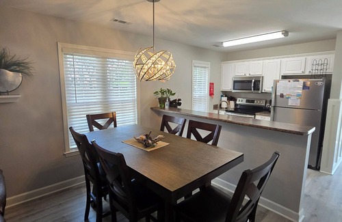 Myrtle Beach House | Pet Friendly-extra charge. Clean & Cozy 2 bdrm, 2.5 bath home,2 blocks to beach.