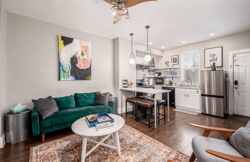 Weinland Park House | Pet-Friendly Gem Near OSU Expo | Historic Townhome