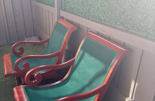 Diamond Head - Kapahulu - St. Louis Apartment | Pet Friendly Guesthouse Near Waikiki Beach Area With Private Yard + Free Parking