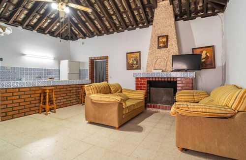 Algar House | Pet friendly home in Algar