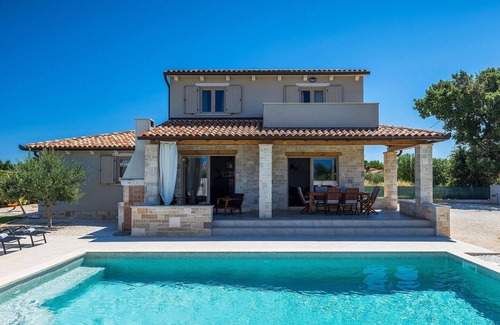 Loborika House | Pet friendly home in Marcana