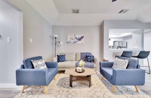 Los Indios House | Pet Friendly! Modern 2BR w/King Bed + Fast Wi-Fi!