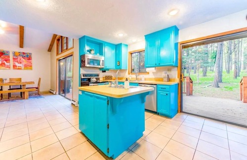 Angel Fire House | Pet Friendly | Monte Verde Lake | Fireplace | Deer Casa