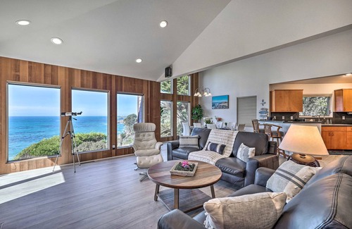 Gualala House | Pet-friendly Oceanfront Retreat w/King Beds & Hot Tub!