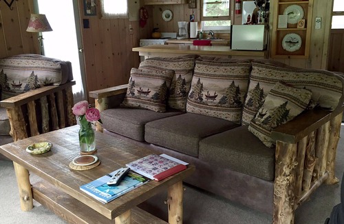 Egg Harbor Cottage | Pet Friendly Private Cottage on 10 Acre Farm in Fish Creek