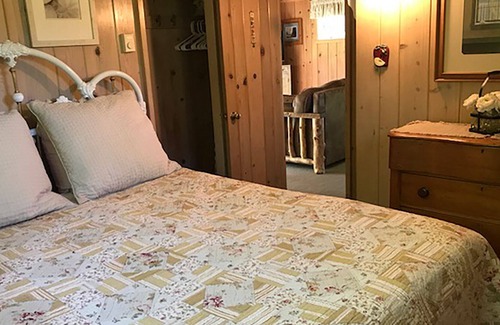 Egg Harbor Cottage | Pet Friendly Private Cottage on 10 Acre Farm in Fish Creek