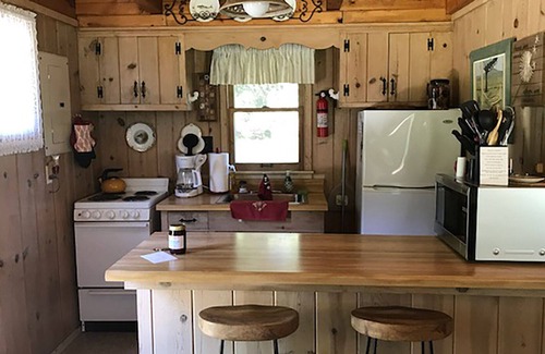 Egg Harbor Cottage | Pet Friendly Private Cottage on 10 Acre Farm in Fish Creek