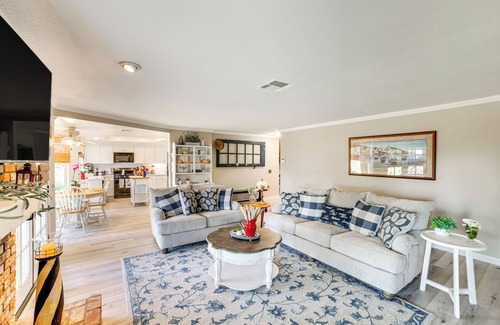 Estates at Canyon Crest House | Pet-Friendly Riverside Retreat w/Private Spa!