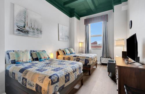 Canal Park House | Pet-friendly, Ship View, Canal Park, Condo, Pool