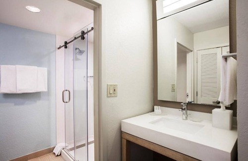 North Myrtle Beach Hotel | Pet-Friendly Spot with Indoor Pool & Fitness Center Near Coast | Free Parking