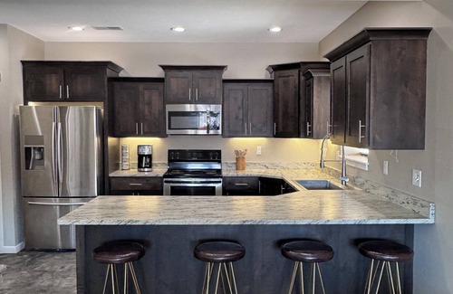 Pocatello House | Pet-Friendly Stay. Convenient location near ISU & Hospital. Mountain View’s.