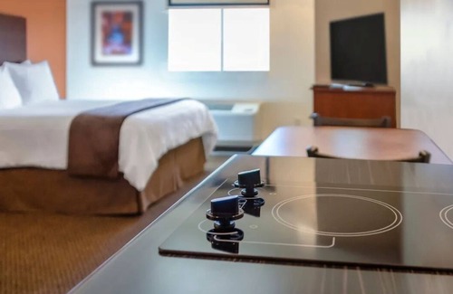 Billings Hotel | Pet-Friendly Stay w/Kitchen Near Moss Mansion, Trails & Downtown Billings