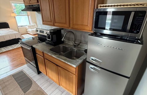 Midtown Apartment | Pet Friendly Studio In Arena District With Event Parking