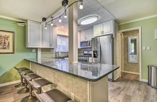 Taylor House | Pet-Friendly Taylor Home w/Backyard Oasis!