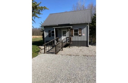 Westphalia Cabin | Pet friendly Teal Cabin Goose Pond Cabin Rentals