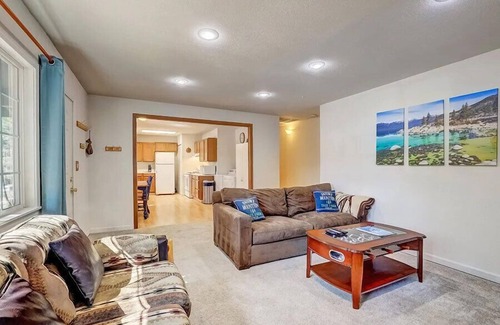 Tahoe Paradise Cabin | Pet Friendly Family Cabin