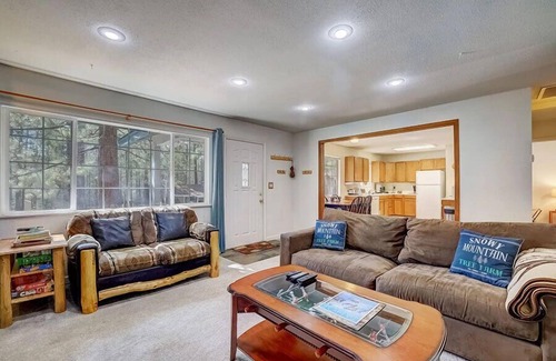 Tahoe Paradise Cabin | Pet Friendly Family Cabin