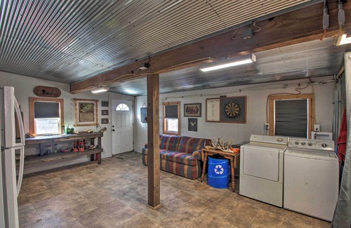 Dawn Apartment | Pet-Friendly Vacation Rental in Braymer!